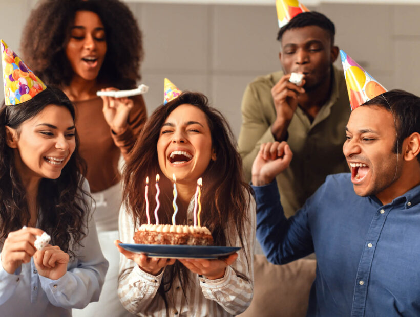 Śmieszne życzenia urodzinowe. 333 sentencje dla każdego