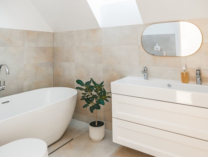 Łazienka 4m2 – jak ją urządzić? Poradnik